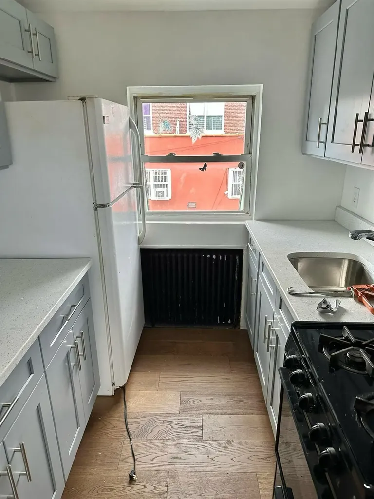 410 Thieriot Avenue Bronx NY 10473