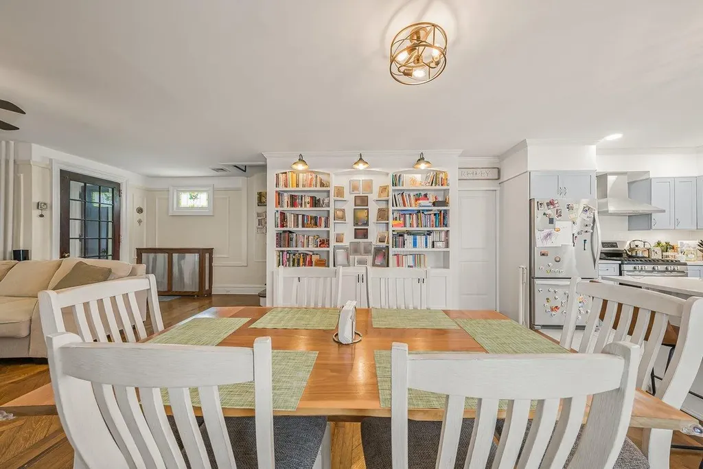 4374 Katonah Avenue Bronx NY 10470
