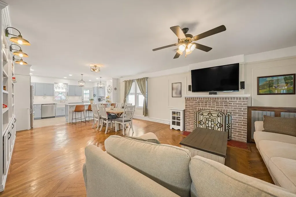 4374 Katonah Avenue Bronx NY 10470