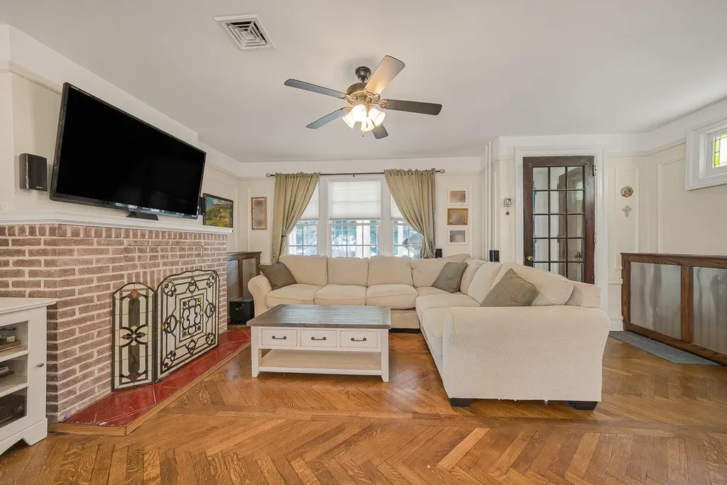 4374 Katonah Avenue Bronx NY 10470