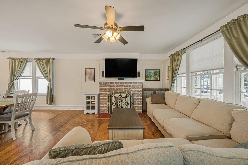 4374 Katonah Avenue Bronx NY 10470