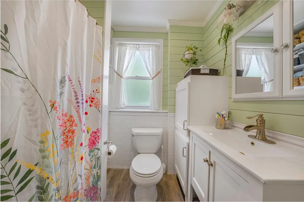 4374 Katonah Avenue Bronx NY 10470