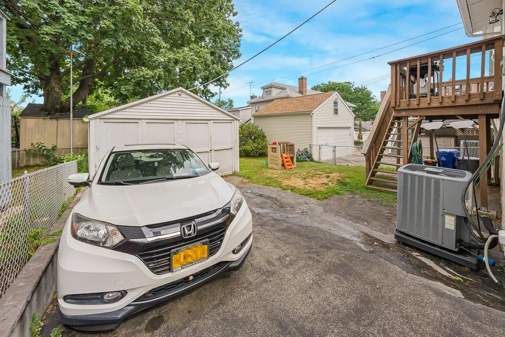 4374 Katonah Avenue Bronx NY 10470