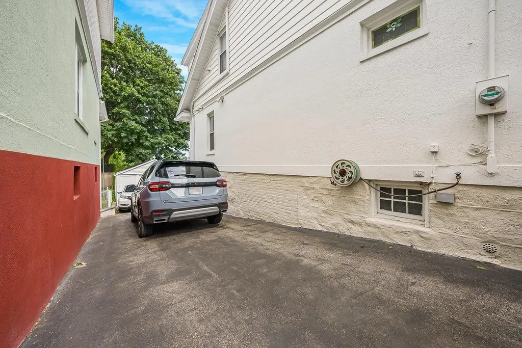 4374 Katonah Avenue Bronx NY 10470