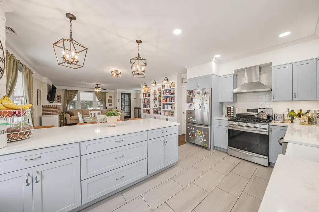 4374 Katonah Avenue Bronx NY 10470