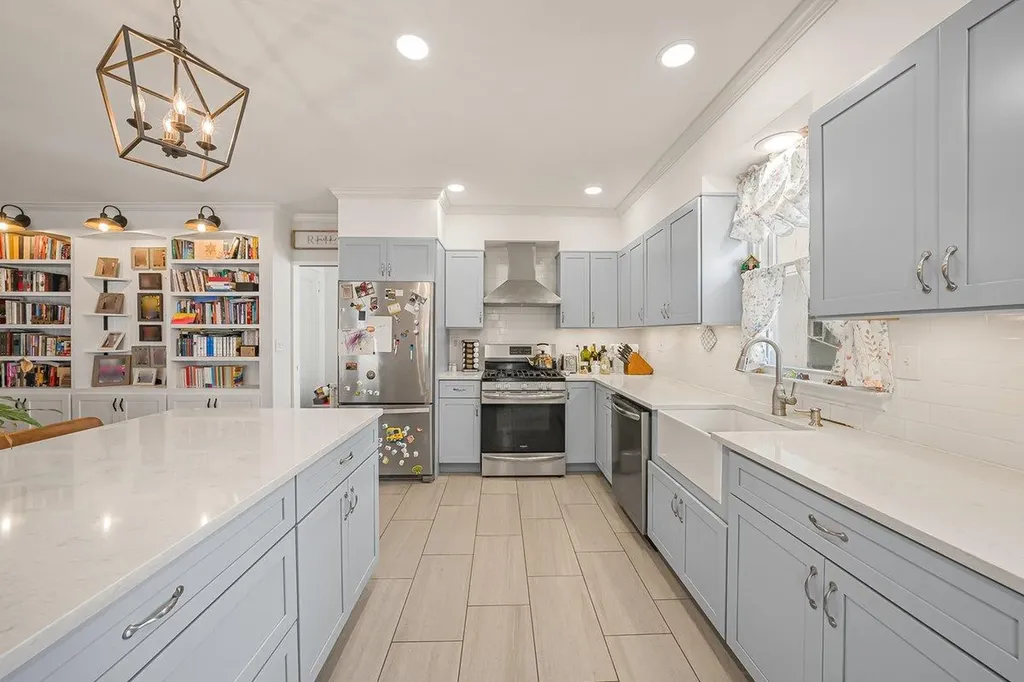 4374 Katonah Avenue Bronx NY 10470