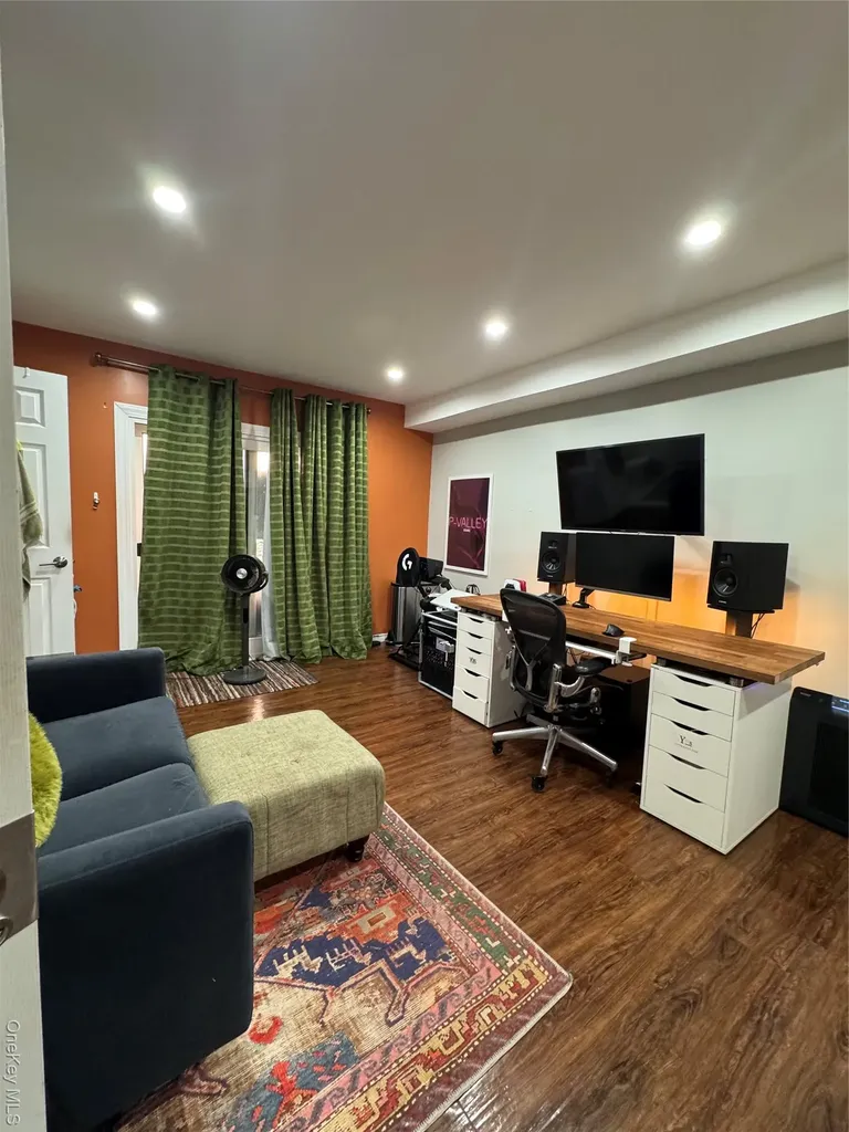 4406 Murdock Avenue Bronx NY 10466