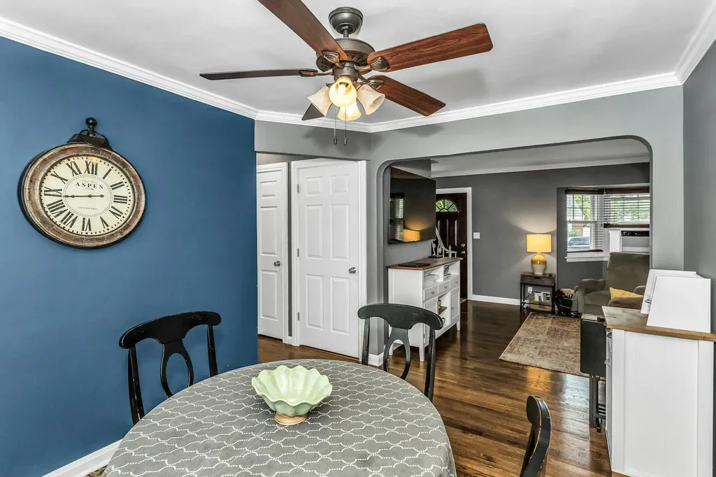 59 Molyneaux Road Valley Stream NY 11580