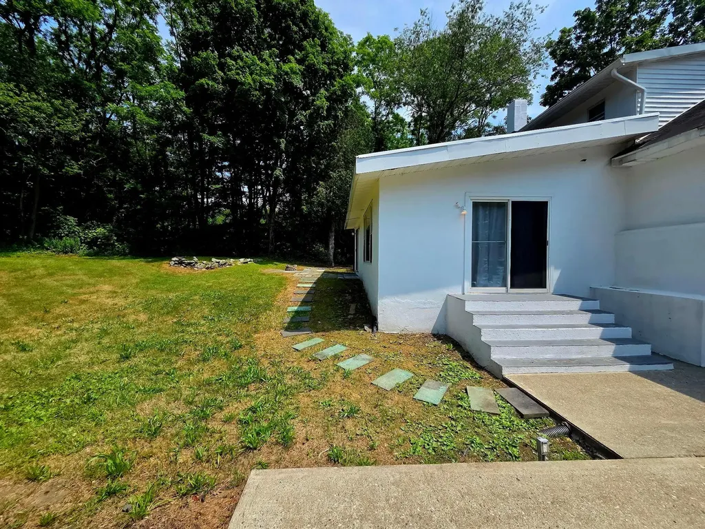 16 Ernest Lane Mahopac NY 10541