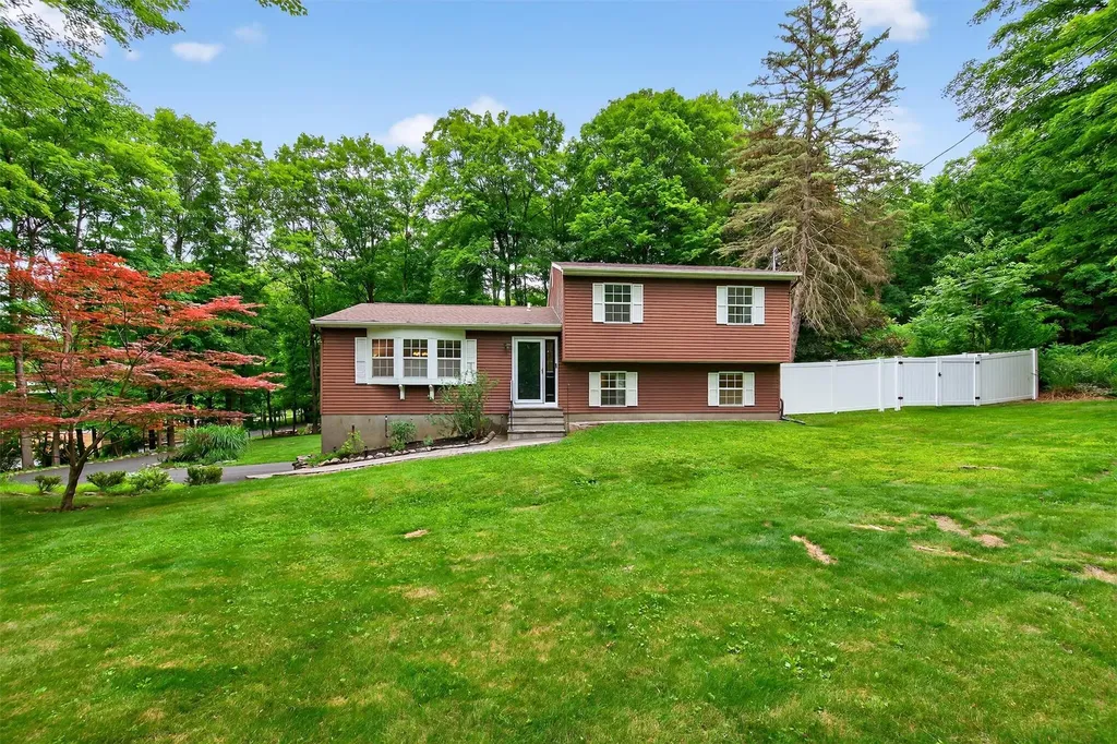 9 Mine Hill Road Cornwall NY 12518