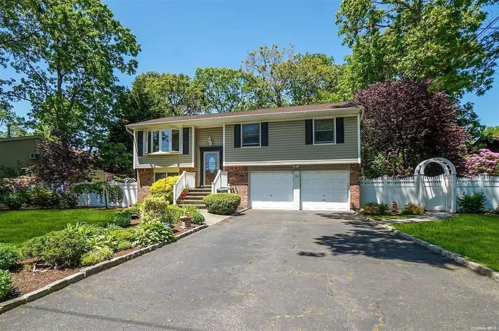 35 40th Street Islip NY 11751