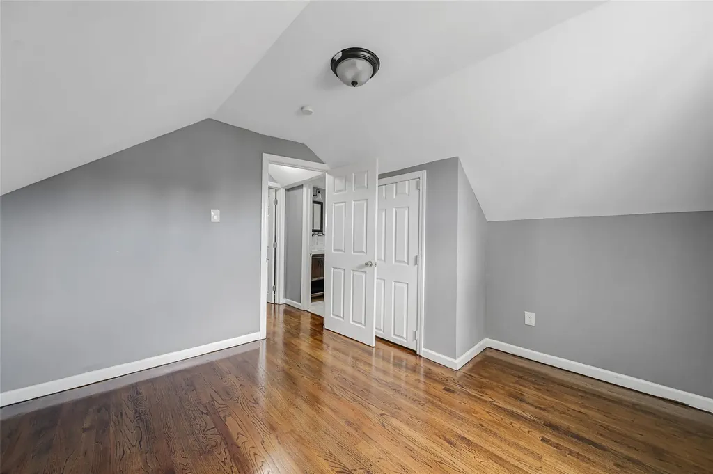 281 Carlls Path Deer Park NY 11729