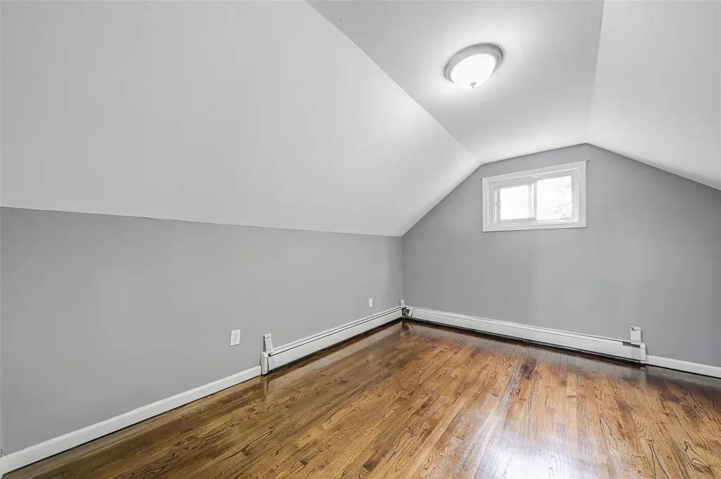 281 Carlls Path Deer Park NY 11729