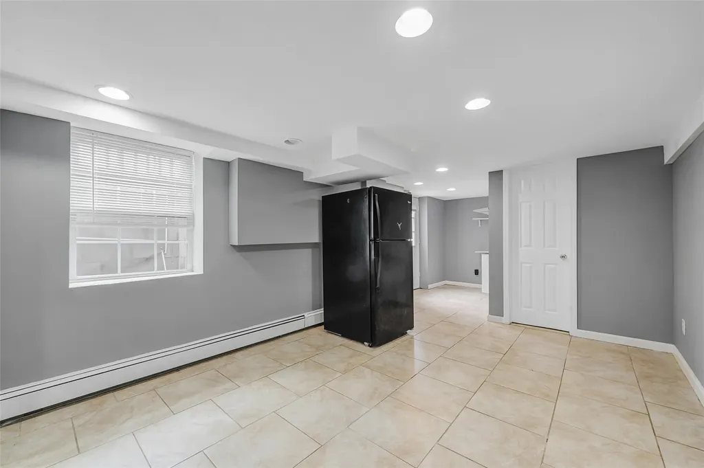 281 Carlls Path Deer Park NY 11729