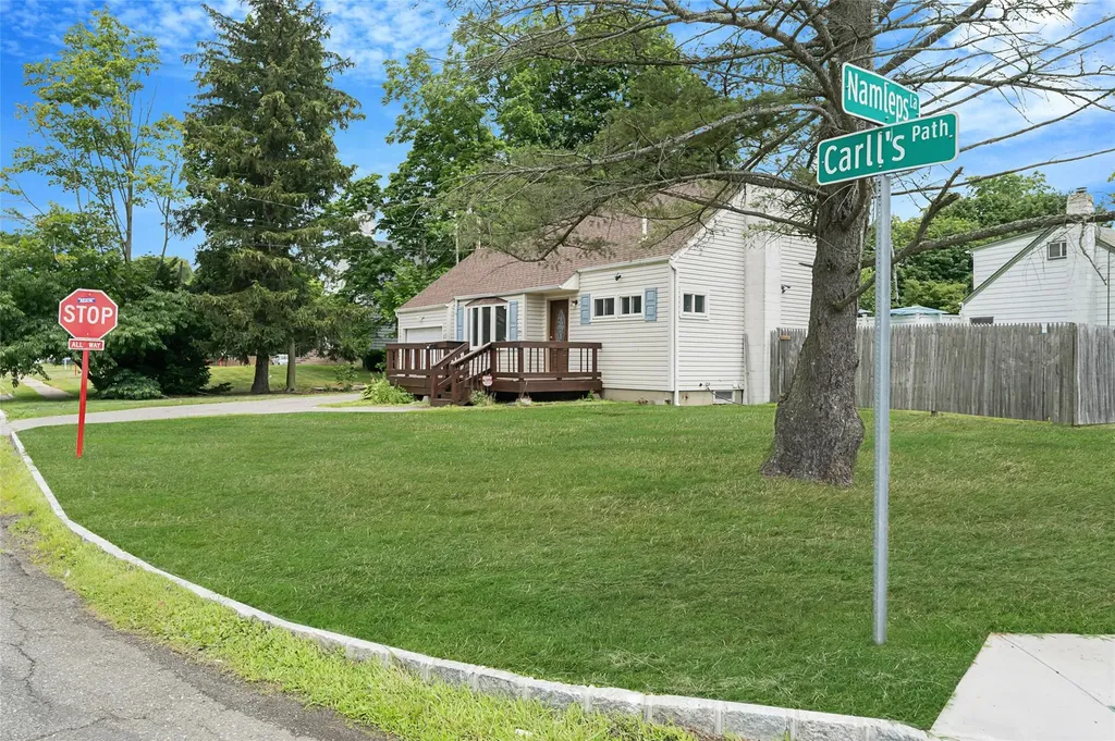 281 Carlls Path Deer Park NY 11729