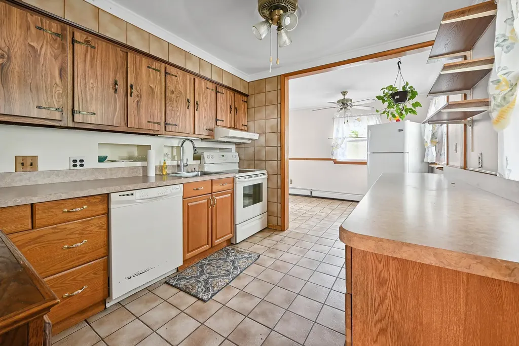 129 Spring Lane Levittown NY 11756