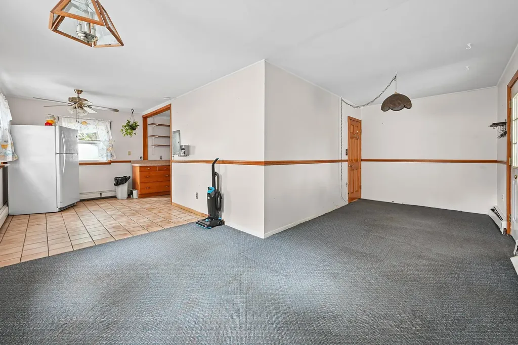129 Spring Lane Levittown NY 11756