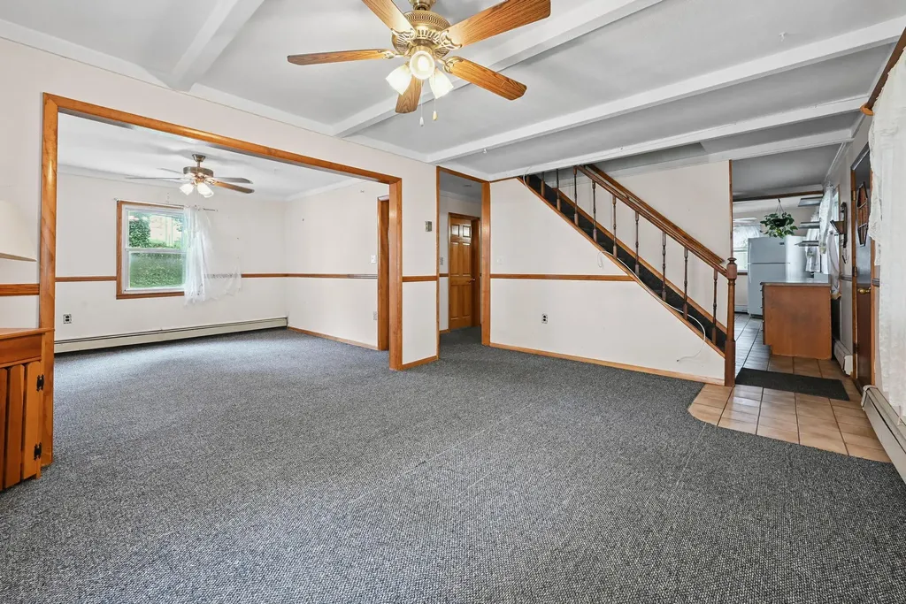 129 Spring Lane Levittown NY 11756