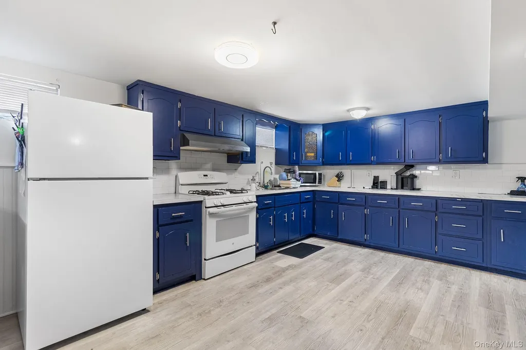 42 Evans Avenue Elmont NY 11003
