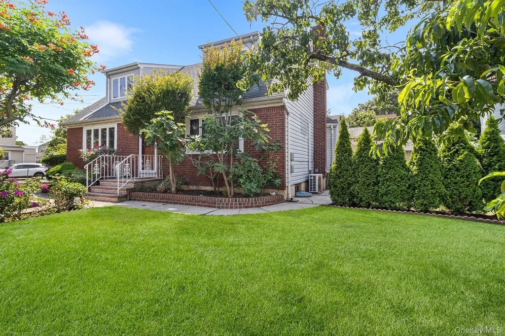 42 Evans Avenue Elmont NY 11003