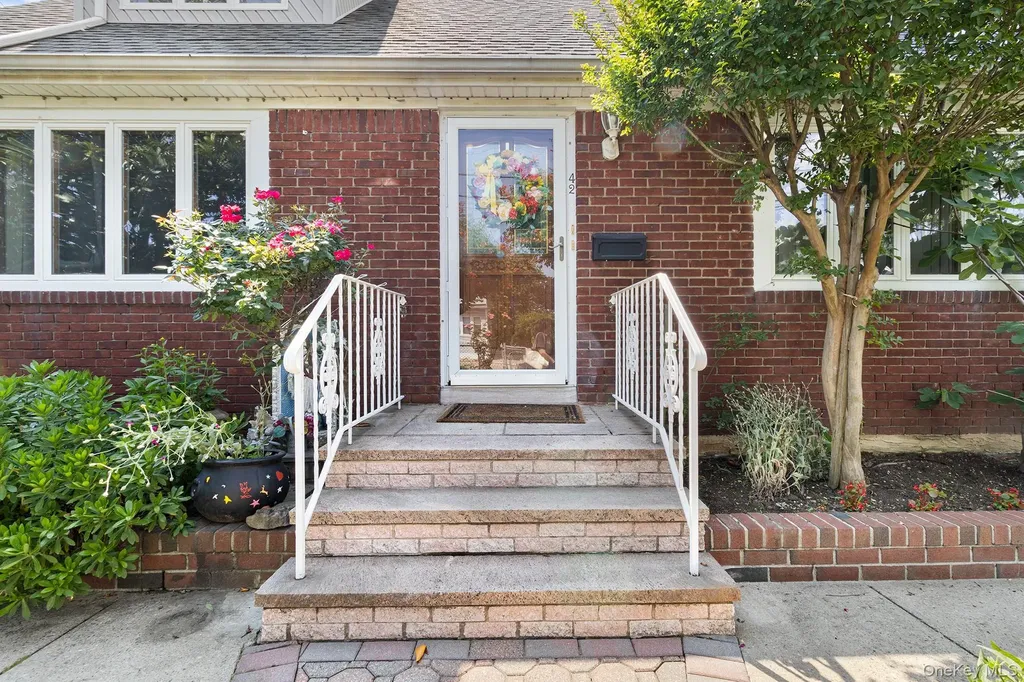 42 Evans Avenue Elmont NY 11003