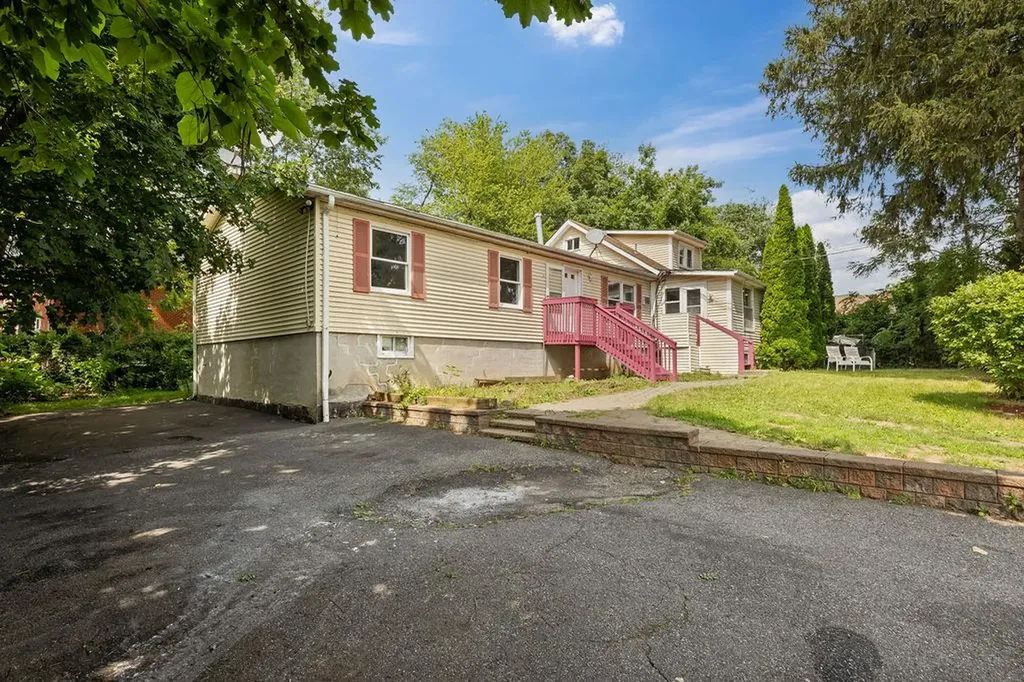 14 Cooper Drive Nanuet NY 10954