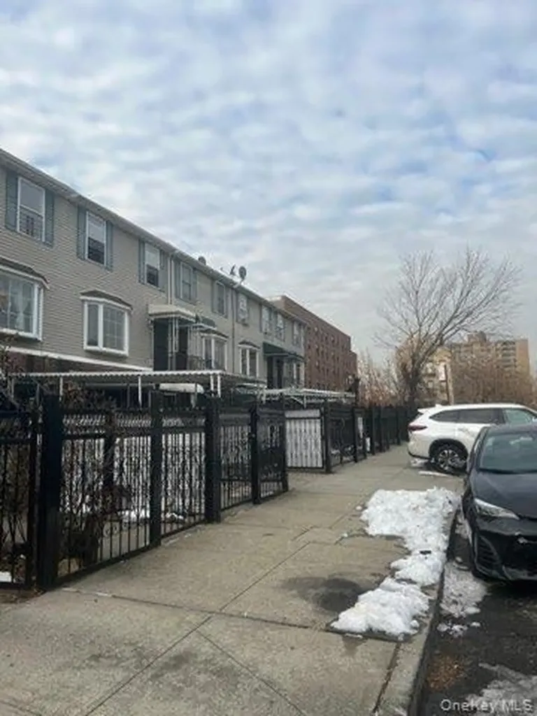 596 Beech Terrace Beech Terrace Bronx NY 10454