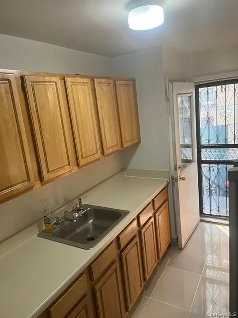 596 Beech Terrace Beech Terrace Bronx NY 10454