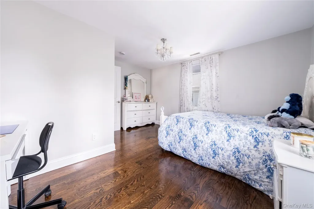 91 Monroe Street Pelham NY 10803