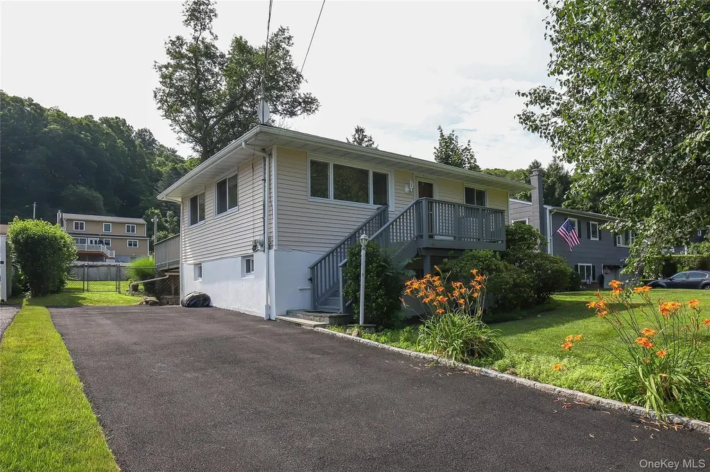 66 Putnam Road Cortlandt Manor NY 10567