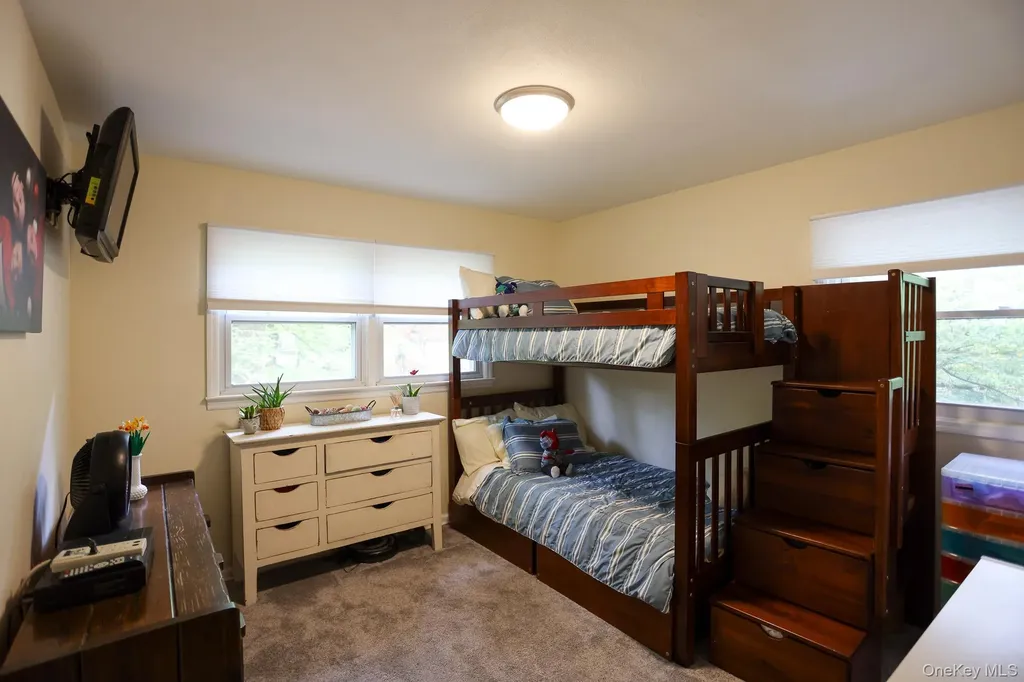 21 Edgebrook Lane Airmont NY 10952