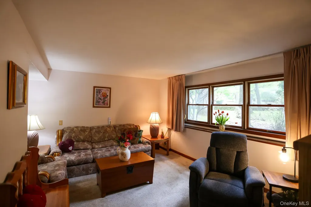 21 Edgebrook Lane Airmont NY 10952