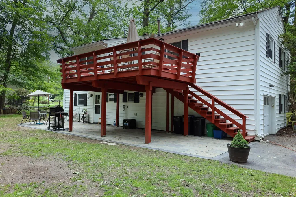 21 Edgebrook Lane Airmont NY 10952