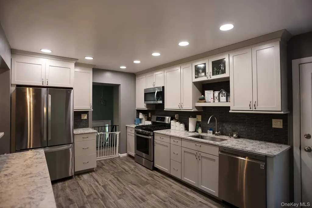 21 Edgebrook Lane Airmont NY 10952
