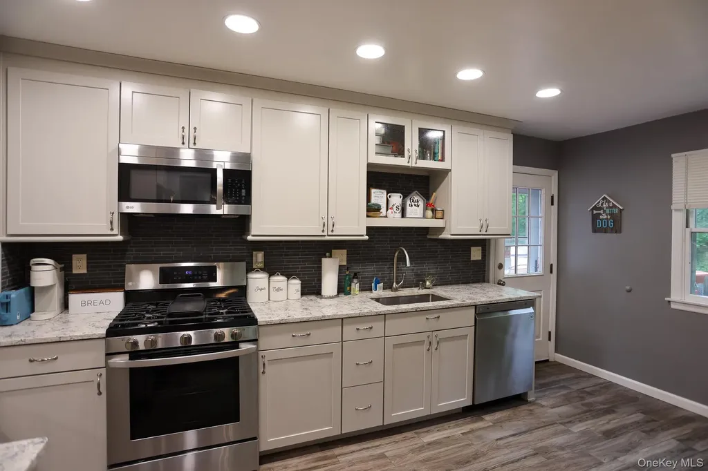 21 Edgebrook Lane Airmont NY 10952