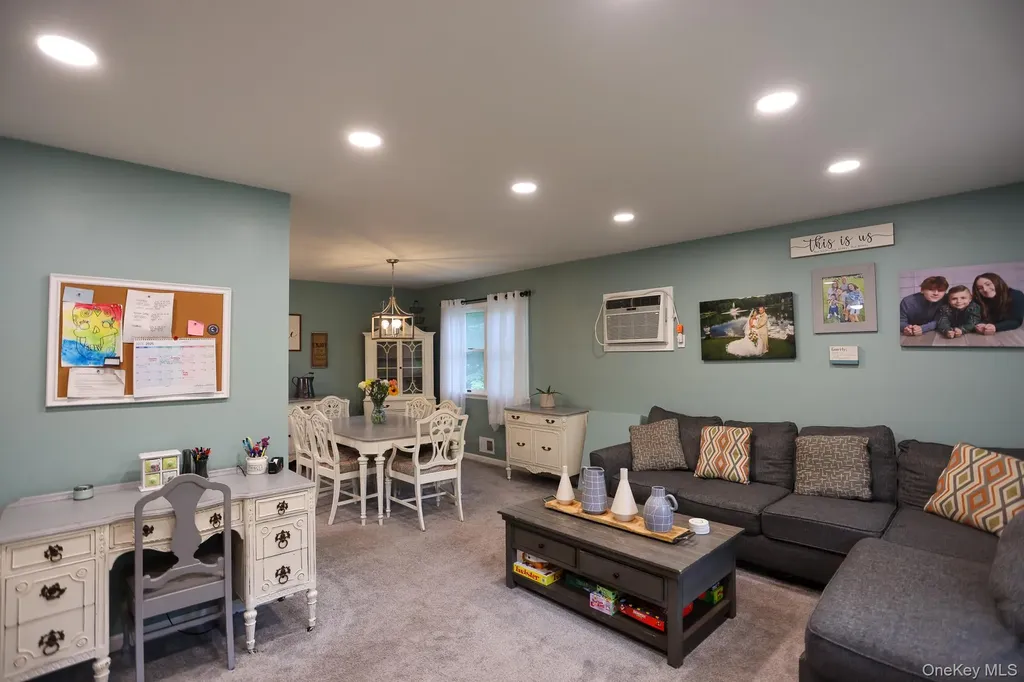 21 Edgebrook Lane Airmont NY 10952