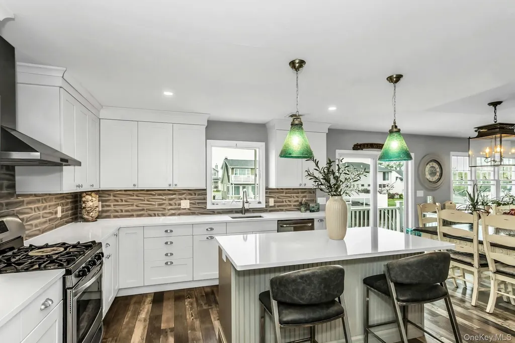 10 Garfield Place Massapequa NY 11758