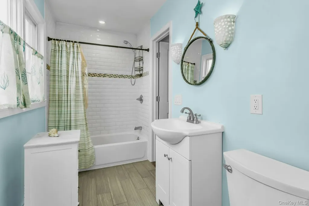 10 Garfield Place Massapequa NY 11758