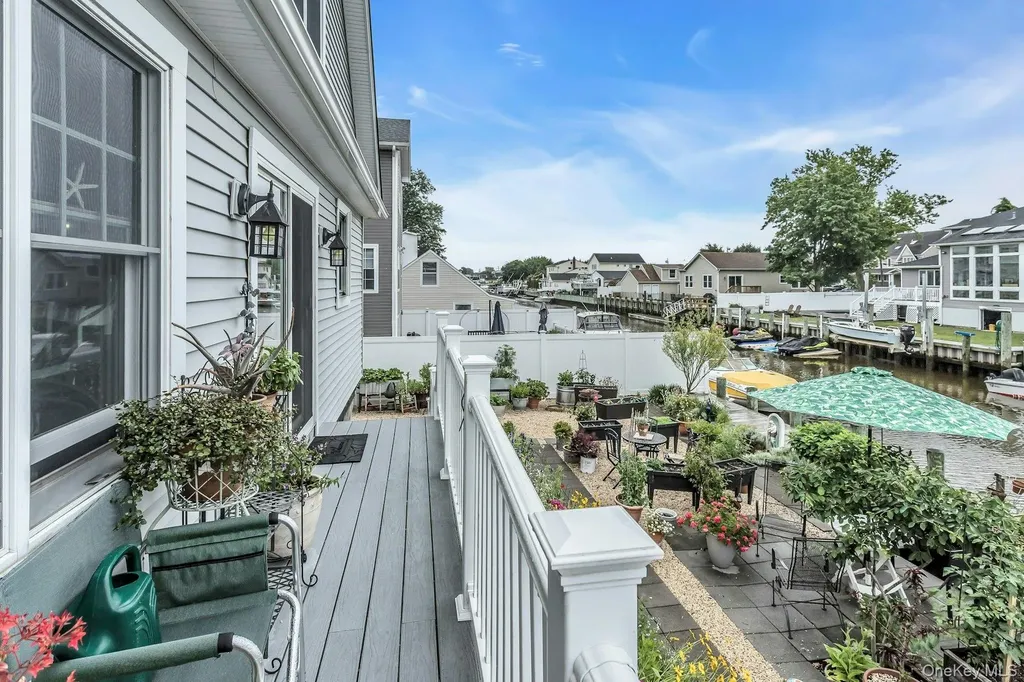 10 Garfield Place Massapequa NY 11758