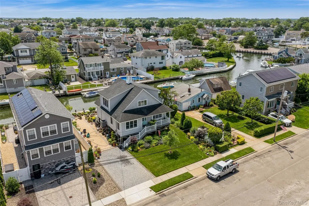 10 Garfield Place Massapequa NY 11758