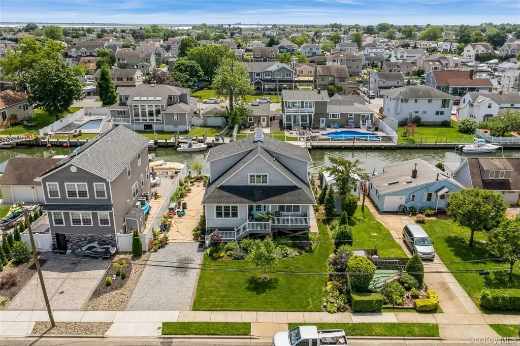 10 Garfield Place Massapequa NY 11758