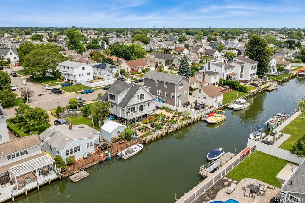 10 Garfield Place Massapequa NY 11758