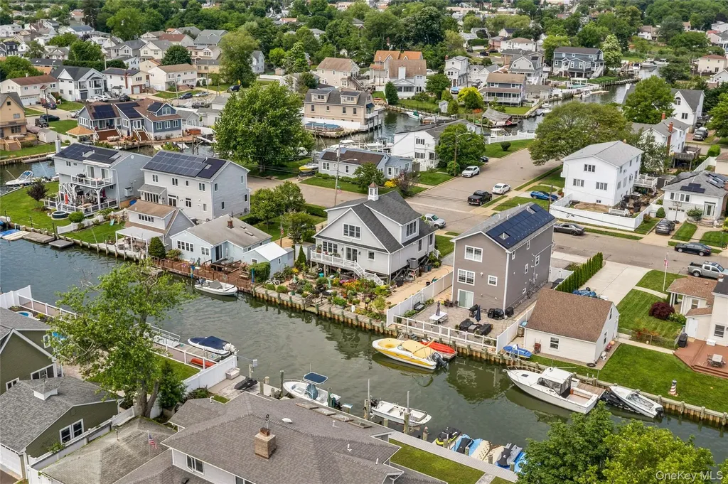 10 Garfield Place Massapequa NY 11758