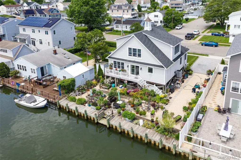 10 Garfield Place Massapequa NY 11758