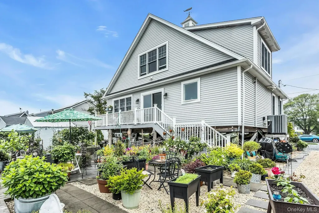10 Garfield Place Massapequa NY 11758