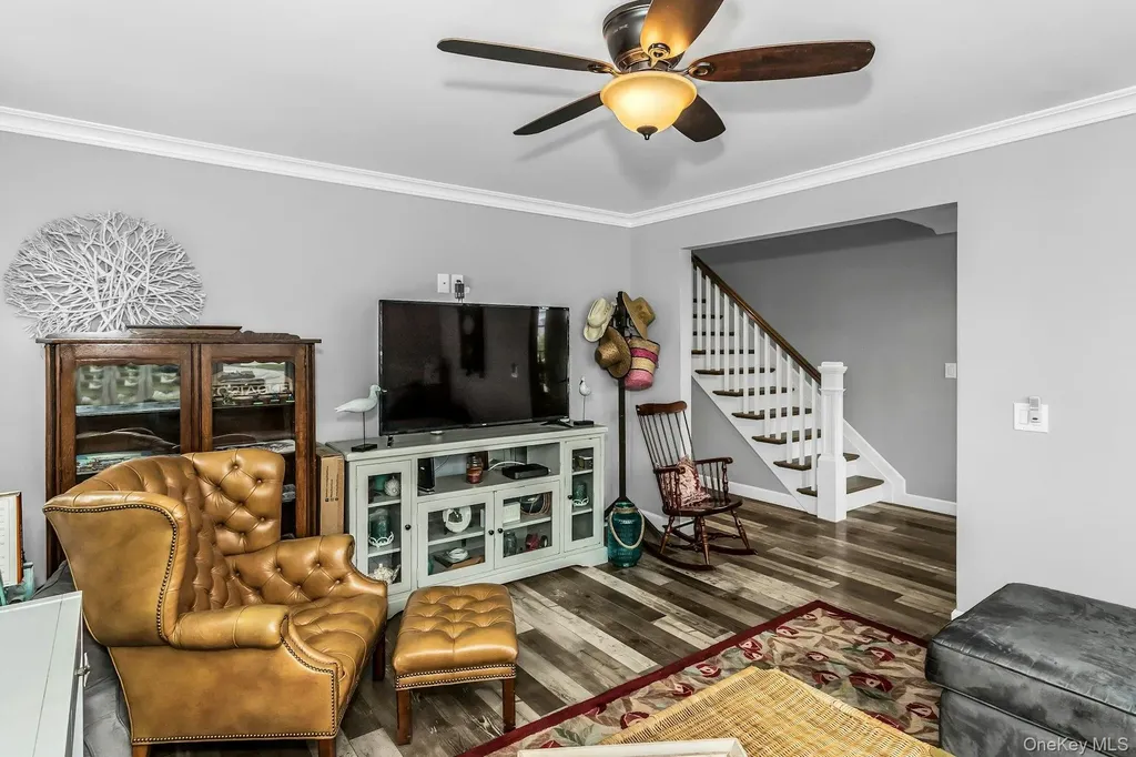10 Garfield Place Massapequa NY 11758