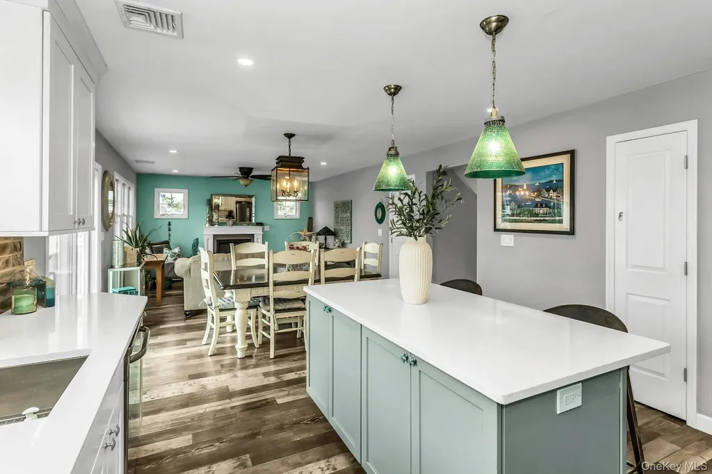 10 Garfield Place Massapequa NY 11758