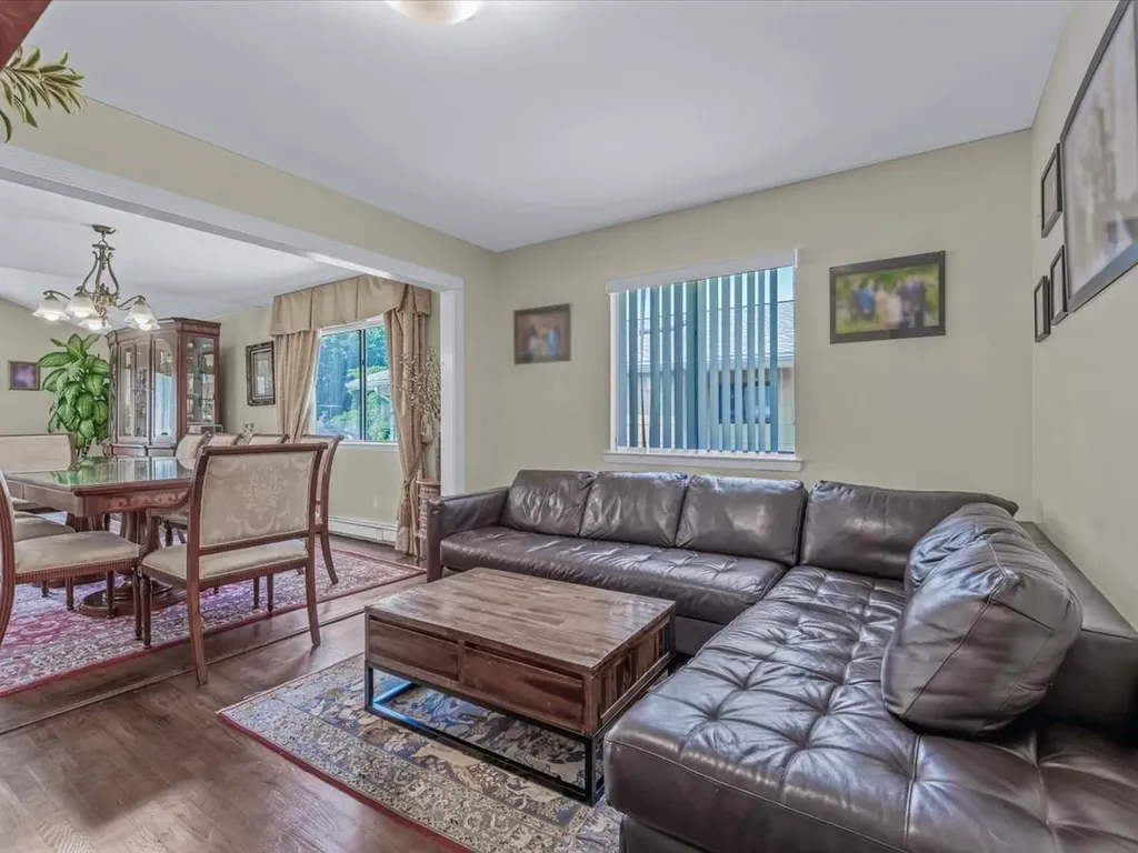 23 Genevieve Place Great Neck NY 11021