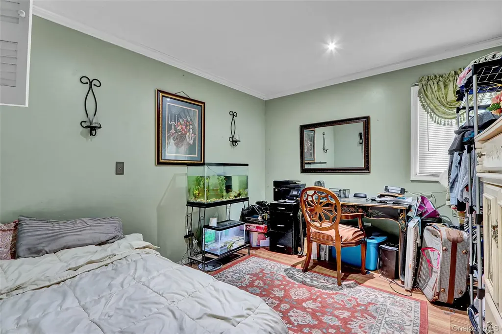 33 Breston Drive W Shirley NY 11967