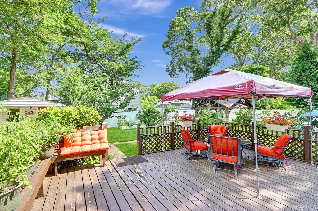 33 Breston Drive W Shirley NY 11967